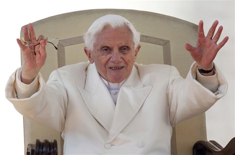 Pouhé hodiny dlí Benedikta XVI. od odchodu z ela ímskokatolické církve.