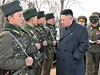 Severokorejský vdce kontroloval vojáky. Na zaátku února zavítal do nemocnice, kde s cigaretou v ruce zjioval, zda je zaízení sterilní a bezprané 