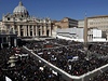 S papeem se pily do Vatikánu rozlouit desetitisíce lidí 