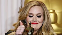 Britská zp�va�ka Adele dostala Oscara za filmovou píse� Skyfall