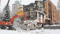 Ve Frenštátě začala demolice trosek domu zničeného výbuchem 