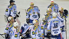 Zklamaní hrái brnnské Komety po prohraném utkání, z nho nepostoupili do pedkola play off