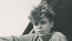 Mladý skaut Radim Bure� na vod�, tehdy je�t� svou budoucí �enu Dagmar neznal.