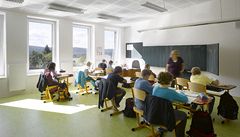  T�ídy jsou orientovány k jihu a nabízejí výhledy do nádherné krajiny. 