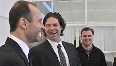Hokejisté si p�ipomn�li Nagano 1998. Zleva Ru�inský, Lang a �pa�ek.