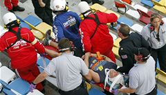Pi nehod v závodu NASCAR v Dayton bylo zranno 30 divák.