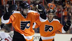 VIDEO: Voráčkova série skončila, Flyers přesto vyhráli 