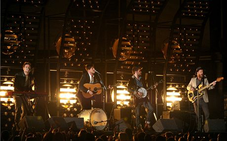 Mumford & Sons pi vystoupení na letoních Grammy