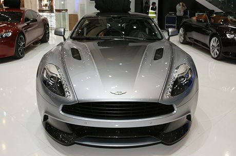 A mezi vystavovanmi nechyb ani 'Bondovsk' Aston Martin