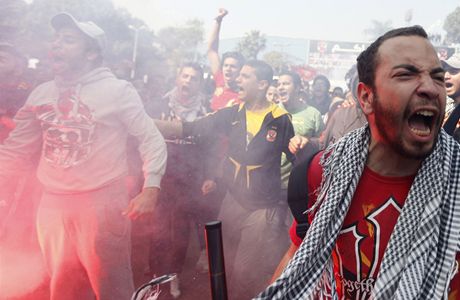 V Egypt po vynesení verdiktu nad fotbalovými výtrníky vypukly násilnosti.