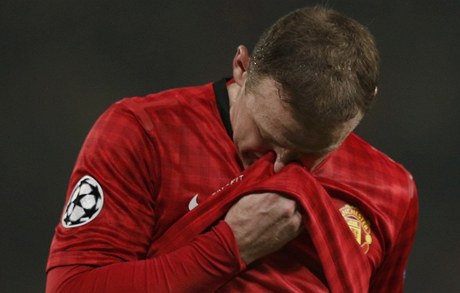 Smutný fotbalista Manchesteru United Wayne Rooney