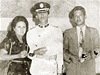 Mladý Hugo Chávez (uprosted) s matkou a otcem (foto z vojenské akademie)