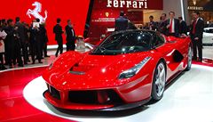 Ferrari p�edstavilo nový model LaFerrari