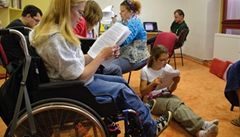 Studenti fotili, jak ije mladá Tereza.