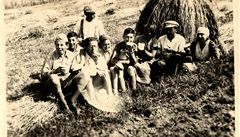 Skupina idovských dtí ve Vermovicích, léto 1939