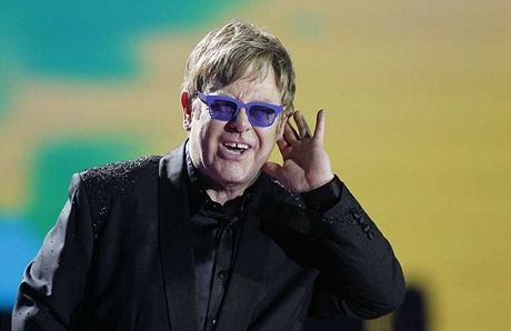 Elton John na koncertu v Chile, bezen 2013