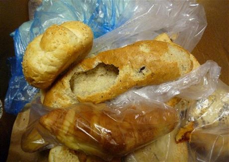 V pekárně Ječmínek bylo tolik myšího trusu, že ji inspekce hned uzavřela |  Byznys | Lidovky.cz