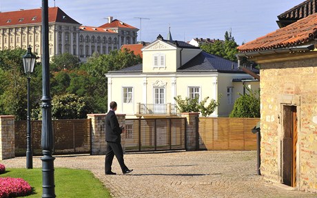 Miloš Zeman bude po dobu svého mandátu bydlet v Lumbeho vile.