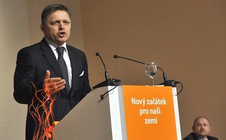 Robert Fico pronáí e na sjezdu SSD.