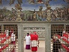 Pro zvolení nového papee je teba 77 hlas kardinál.