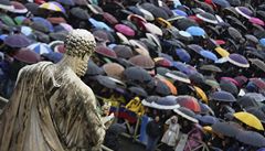 Bílý kou� vznikne po pou�ití chlore�nanu draselného, laktózy a prysky�ice rozpu�t�né v chloroformu.