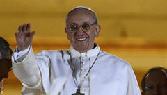 Nový papež přijal jméno František. Církev poprvé vede Jihoameričan a jezuita