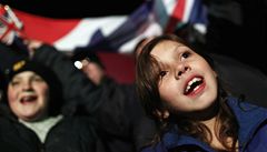 Na Falklandách �ije zhruba 2500 lidí, z nich� zhruba �ty�i p�tiny �ijí v hlavním m�st� Stanley.
