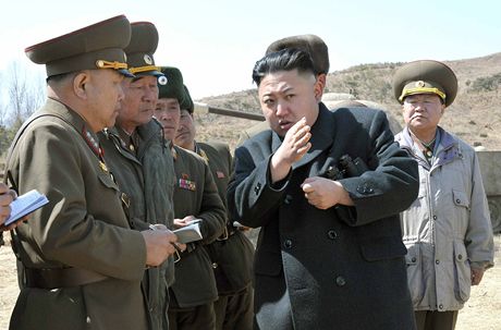 Kim ong-un na inspekci Korejské lidové armády.