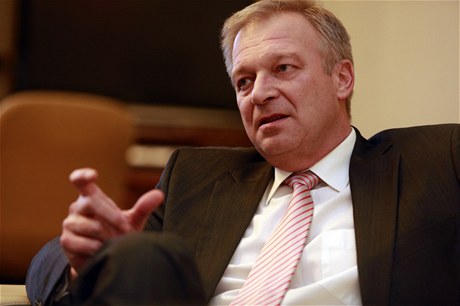 Ministr obrany Vlastimil Picek