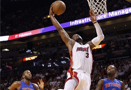 Dwyane Wade z Miami Heat smeuje.