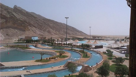 Vodácký kanál v Al Ain.