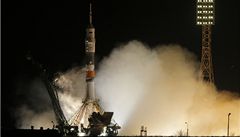 Rusov pistli na ISS za est hodin msto dvou dn