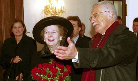 Václav Klaus se v roce 1999 v Praze setkal s bývalou britskou premiérkou Margaret Thatcherovou.