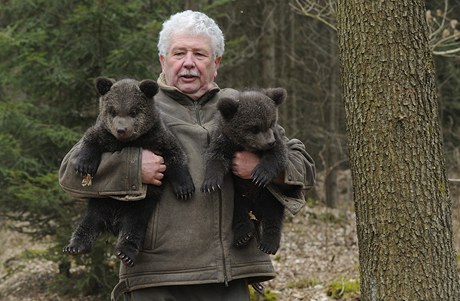 Jako zkušená medvědice si už připadá plzeňský filmař a autor zvířecích večerníčků pro děti Václav Chaloupek.