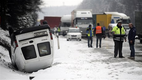 Hromadná nehoda uzavela dálnici D1 ve smru na Brno