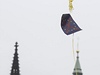 Píznivci Suverenity v rámci protest proti vyvení vlajky EU na Praském hrad symbolicky vyslali "bruselský prapor" do vesmíru. 