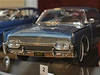 Na snímku je model Lincoln Continental Convertible z roku 1961. V oficiálním prezidentském speciálu této znaky byl pi atentátu v roce 1963 zastelen americký prezident John Fitzgerald Kennedy. 