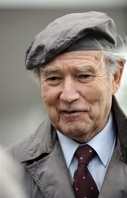 Po dlouh nemoci zemel herec Bohumil varc. Bylo mu 87 let