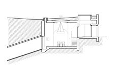 �ez vstupem i hlavním prostorem