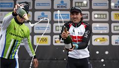 Vlevo Peter Sagan a Cancellara.