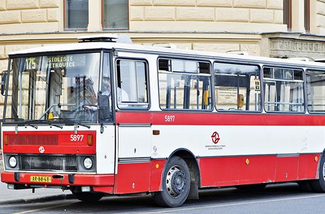 Do pravidelného provozu vyjely v Praze naposledy autobusy Karosa B732 a v dopravním podniku dojezdí po více ne dvaceti letech poslední autobusy s mechanickou pevodovkou. 