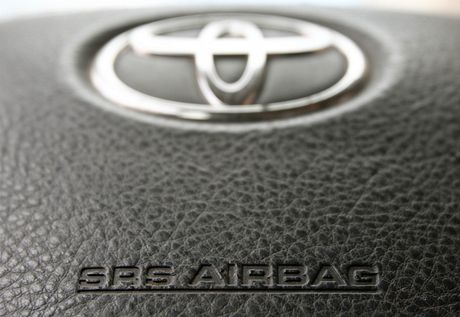 Automobily znaky Toyota mají problémy s vadnými airbagy. Tento problém se me celosvtov týkat a 3,4 milion vozidel.