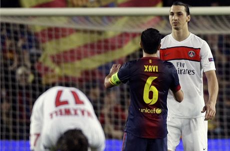 Barcelona - PSG. Xavi a Ibrahimovi.