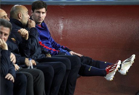 Barcelona. Lionel Messi na stídace.