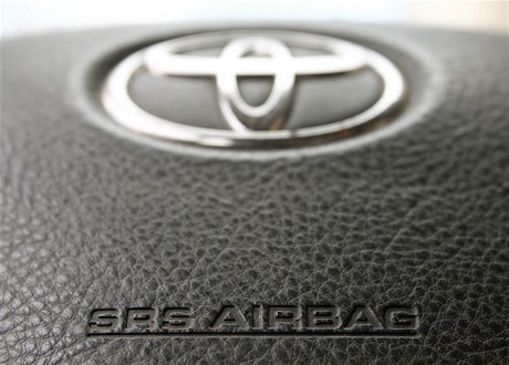 Automobily znaky Toyota mají problémy s vadnými airbagy. Tento problém se me celosvtov týkat a 3,4 milion vozidel.