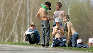 Letn teploty vylkaly mnoho lid v eskch Budjovicch na behy Vltavy. 