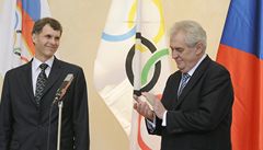 Zeman podepsal přihlášku na olympiádu v Soči