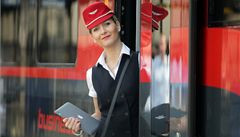 Railjety cestujícím nabízejí moderní klimatizovaný interiér, oddíly byznys, první a druhé t�ídy, restaura�ní v�z i d�tské kino.