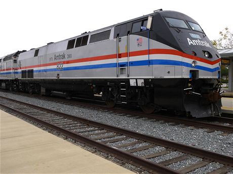 Vlak spolenosti Amtrak. Spolenost provozuje spoj, na který byl plánován teroristický útok.