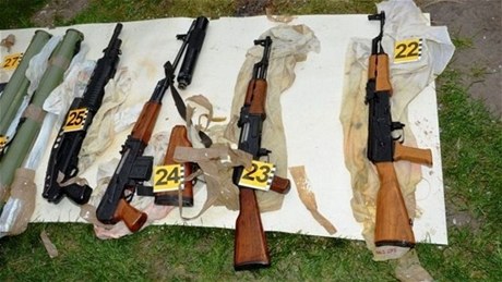 Slovenská policie nala velký arzenál zbraní, prý patil mafii